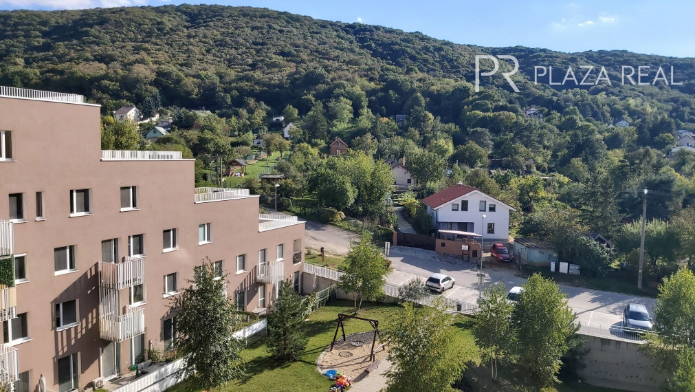 PREDAJ 1,5-izbový byt, v NOVOSTAVBE, balkón s výhľadom na les